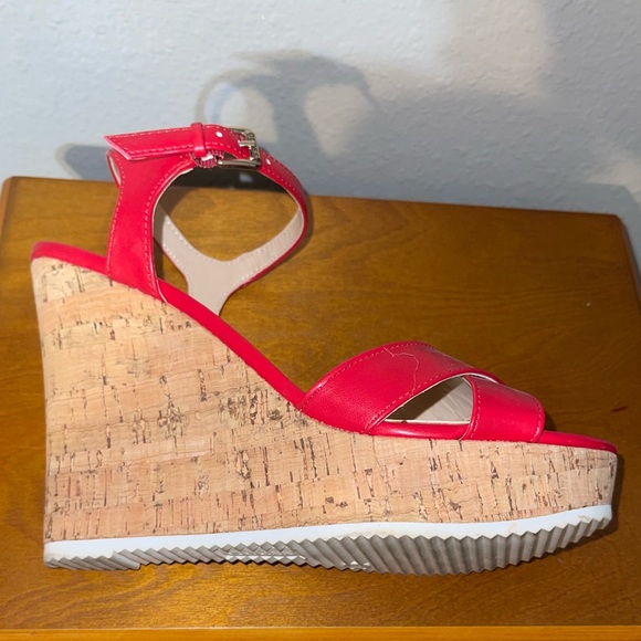 Red GUESS Wedges - Picture 4 of 6
